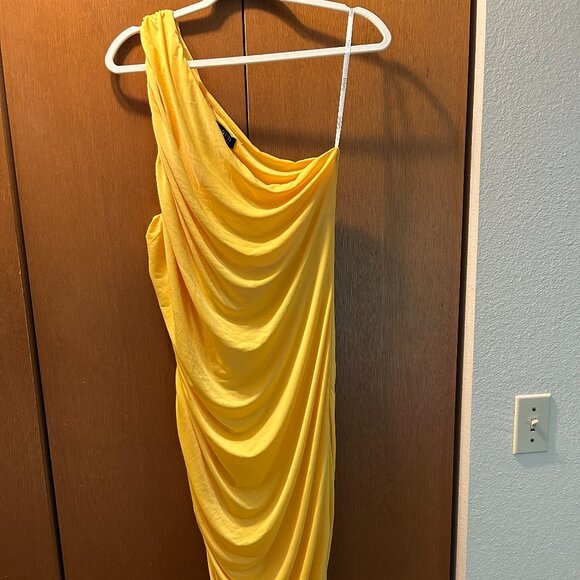 Beautiful ELOQUII yellow one-shoulder dress - Picture 1 of 3